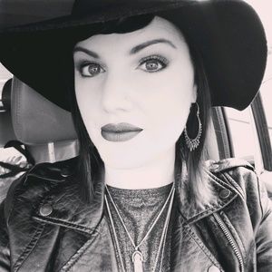 Meet your Posher, Kari